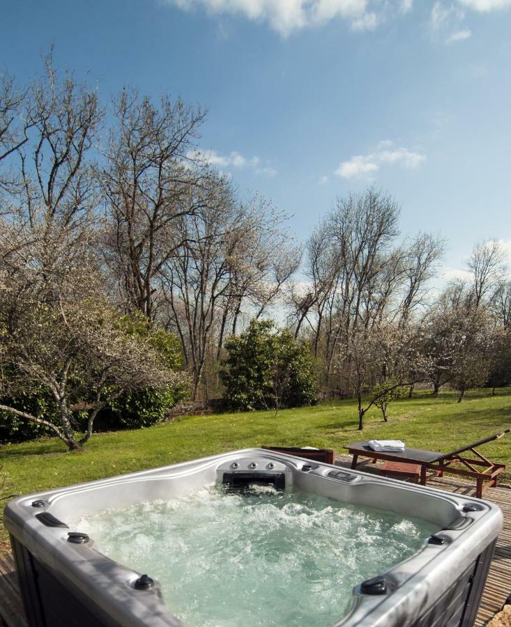 Jardin Des Sens, La Rente D'Eguilly Bed & Breakfast Luaran gambar